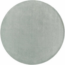 Carregar imagem no visualizador da galeria, Brockton Solid Dusty Sage Wool Rug

