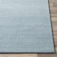 Carregar imagem no visualizador da galeria, Brockton Solid Dusty Sage Wool Rug
