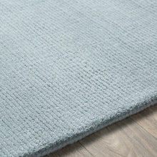 Carregar imagem no visualizador da galeria, Brockton Solid Dusty Sage Wool Rug
