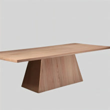 Carregar imagem no visualizador da galeria, Trai Wooden Table
