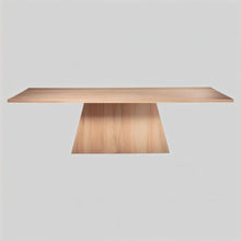 Carregar imagem no visualizador da galeria, Trai Wooden Table
