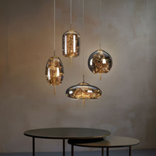 Cargar imagen en el visor de la galería, Twirl Pendant Light
