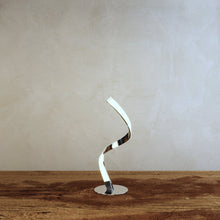 Carregar imagem no visualizador da galeria, Twist Table Lamp
