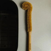 Carregar imagem no visualizador da galeria, Bamboo Drink Ware Cleaning Brush XL | Straight
