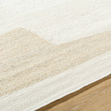Carregar imagem no visualizador da galeria, Airell Area Rug
