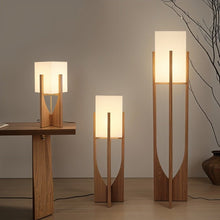 Carregar imagem no visualizador da galeria, Zenic Table Lamp
