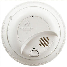 Carregar imagem no visualizador da galeria, First Alert Hardwired 120-Volt AC Smoke Alarm with Adapter Plugs - SA9120BPCN (1039809)
